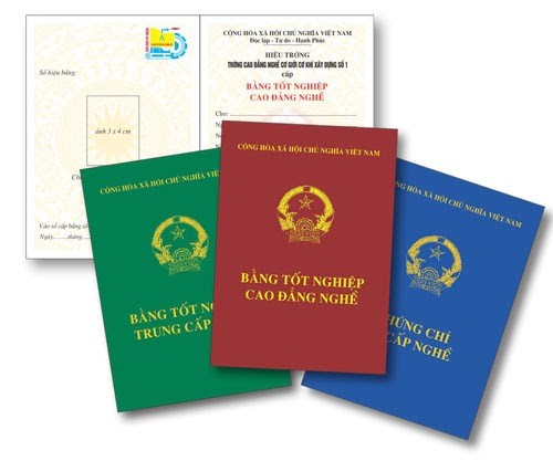 Có nên sử dụng dịch vụ làm bằng đại học tại chức hay không?
