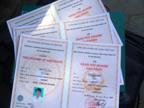 Làm bằng trung cấp có hồ sơ gốc tại Làm Bằng Thật 100 có an toàn không?