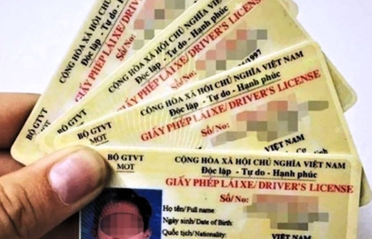 Làm Bằng Lái Xe Ô Tô Phôi Gốc Từ Hạng B1 Đến Hạng F