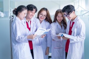 Bác Sĩ Chuyên Khoa II Là Gì: Tất Tần Tật Những Điều Cần Biết